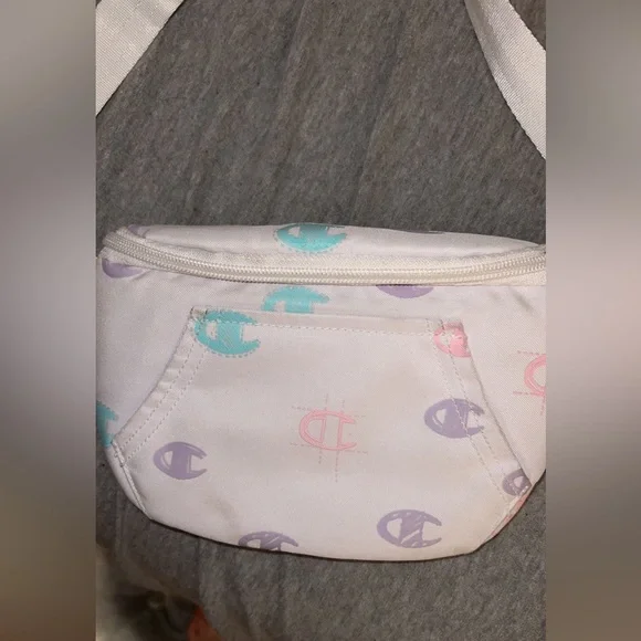 Champion Girls Logo Waist Sling Fanny Pack - Picture 2 of 8